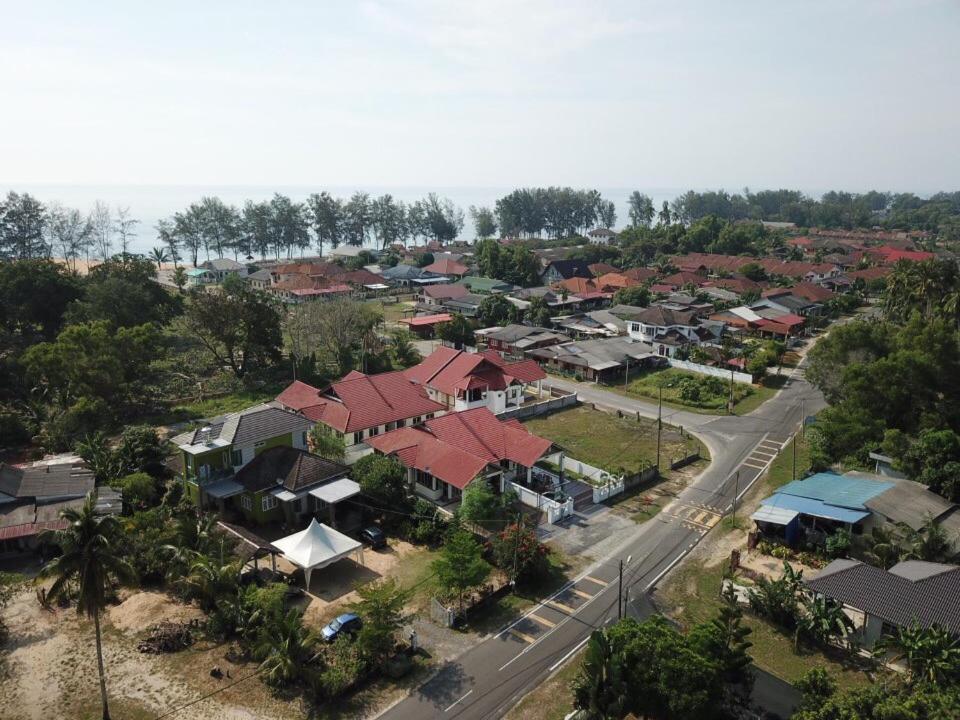 Wan'S Beach Guest House Дунгун Екстериор снимка