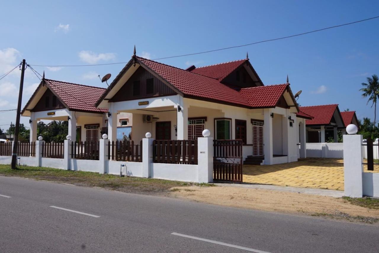 Wan'S Beach Guest House Дунгун Екстериор снимка