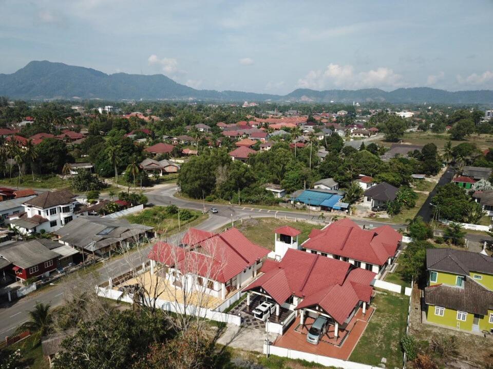 Wan'S Beach Guest House Дунгун Екстериор снимка